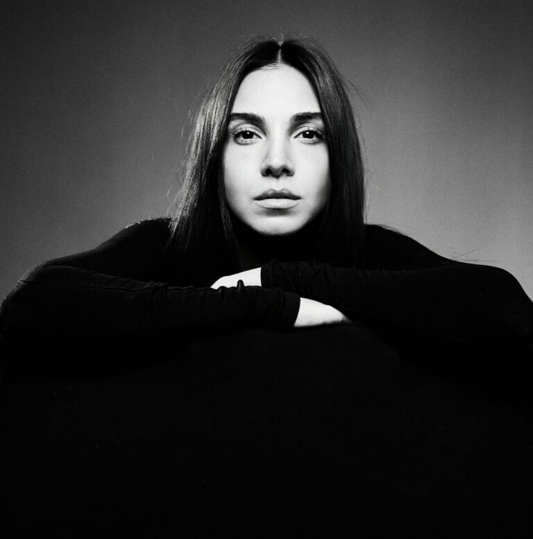 Salma Abu Deif Details The “Hectic” One-Location Scenes of ‘Ard Wa Talab’: “We Lost Our Minds”